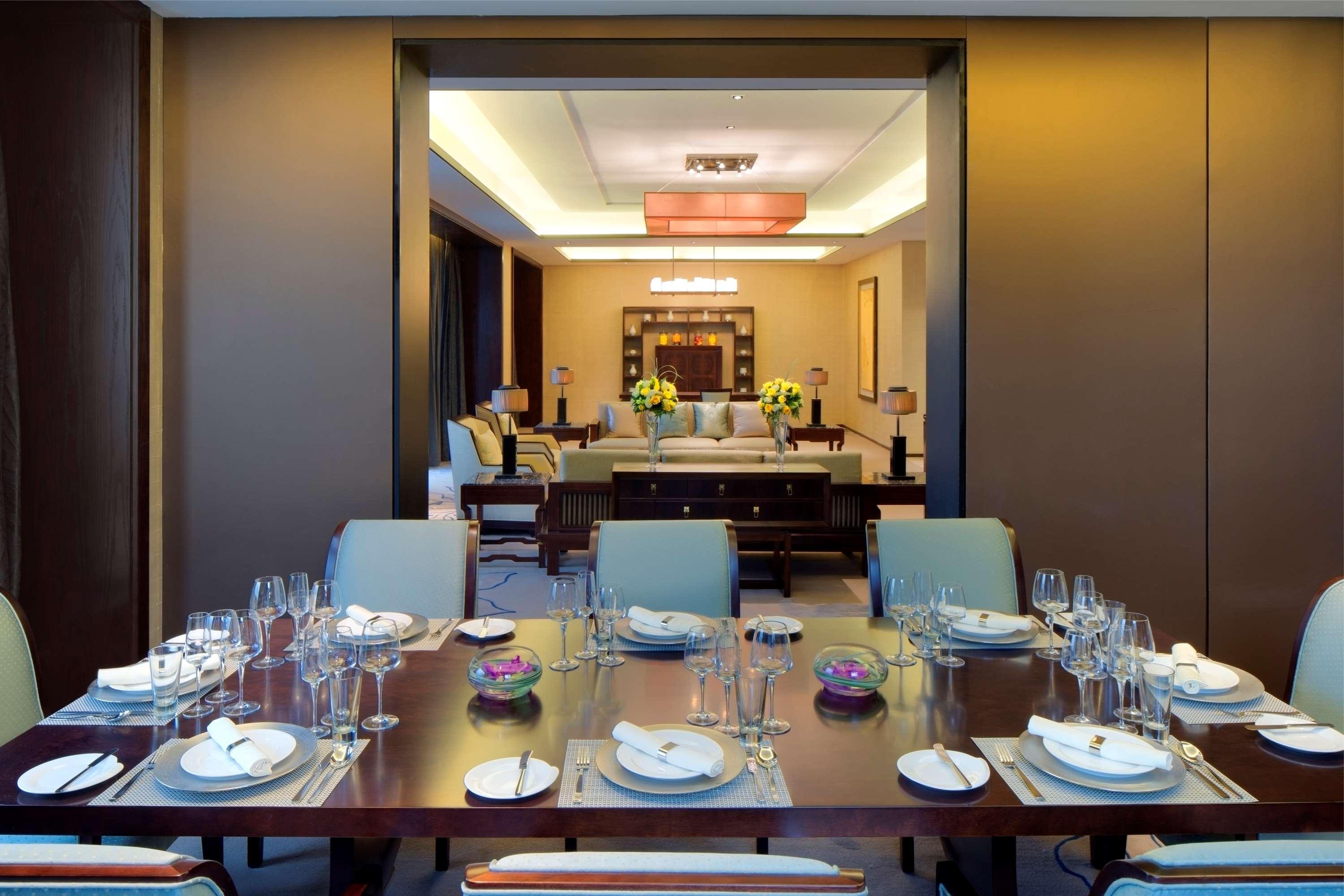 Chongqing Ronghui Grand Hotel Exteriör bild