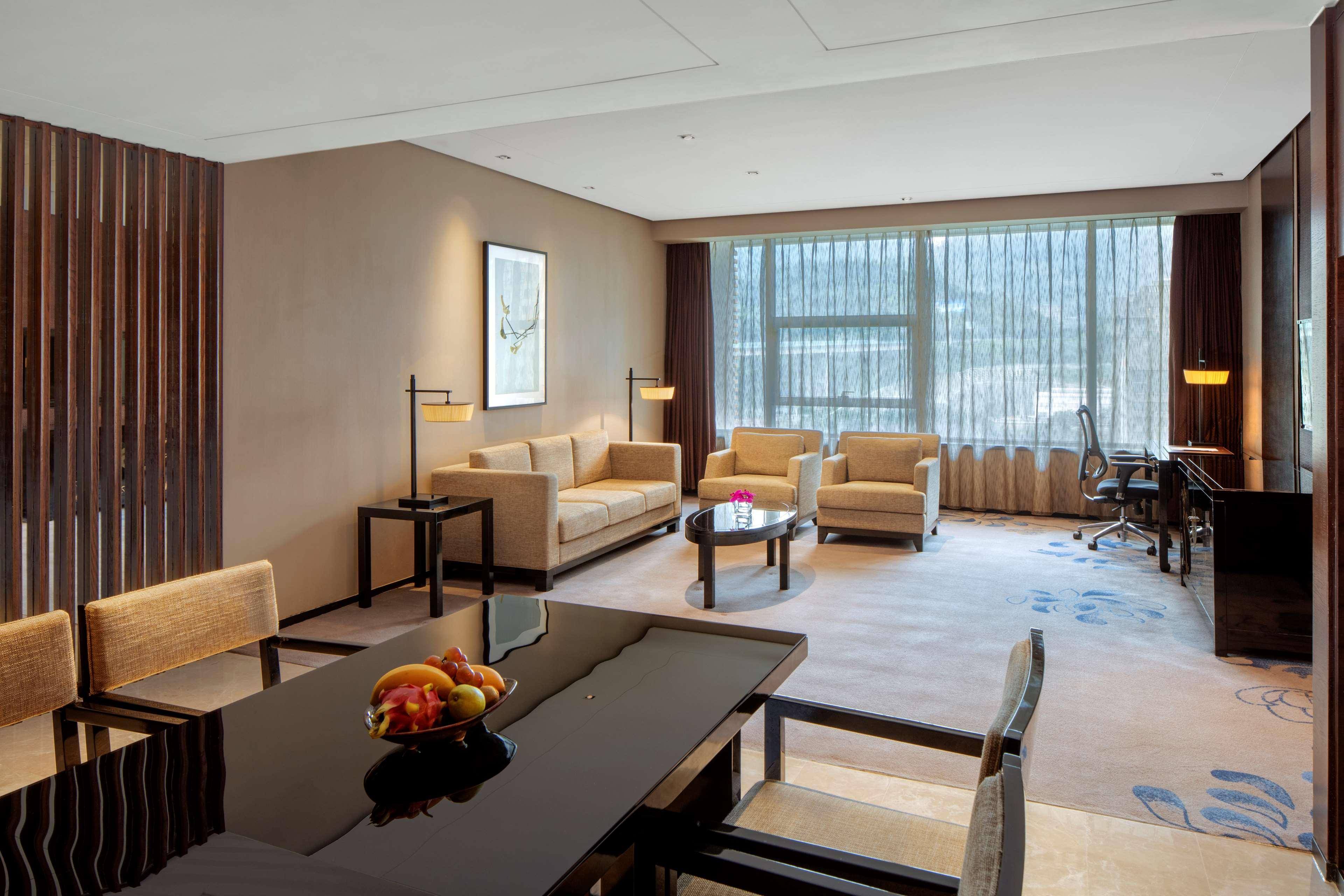 Chongqing Ronghui Grand Hotel Exteriör bild